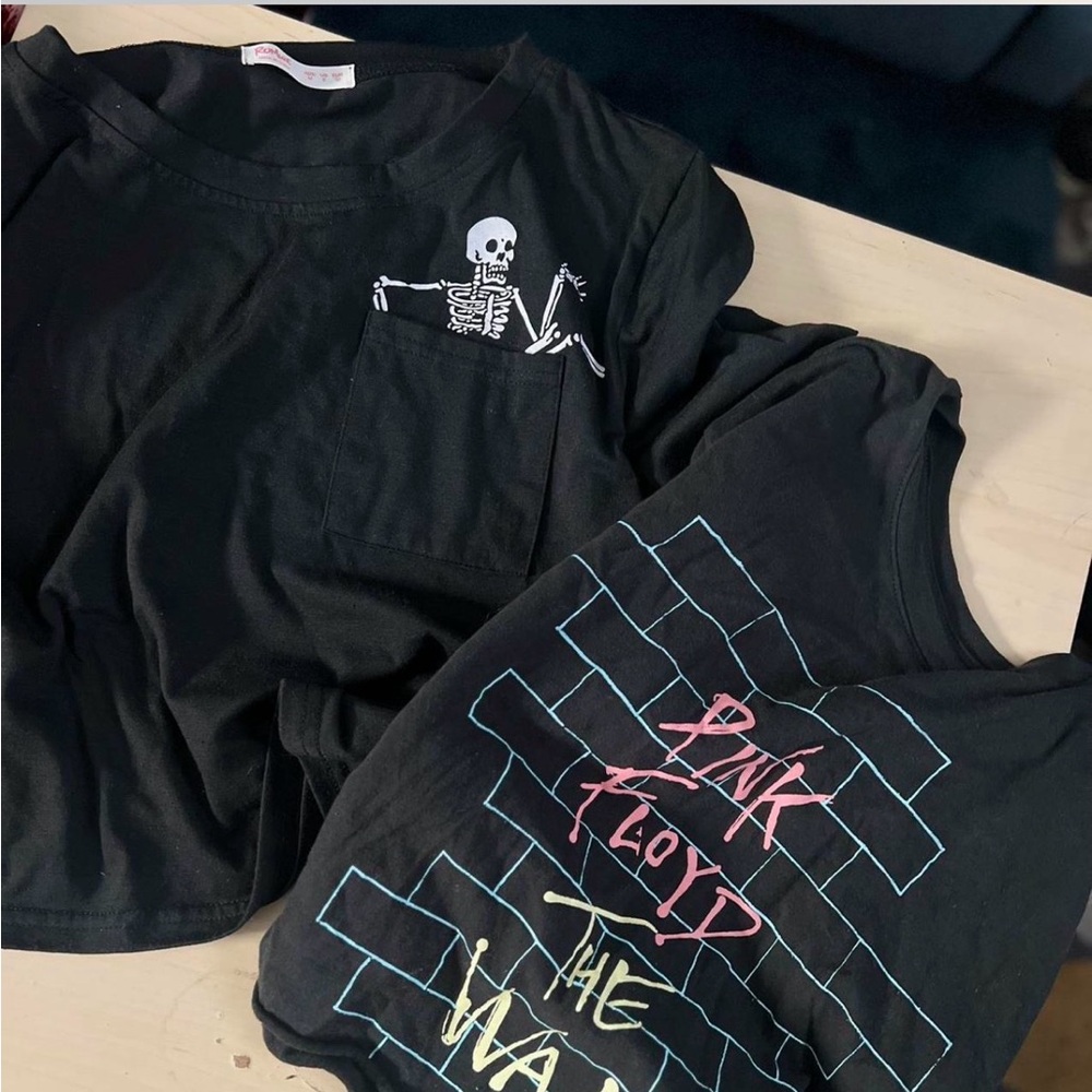 Pink Floyd Black Crop Top with Skeleton and Graphic Print